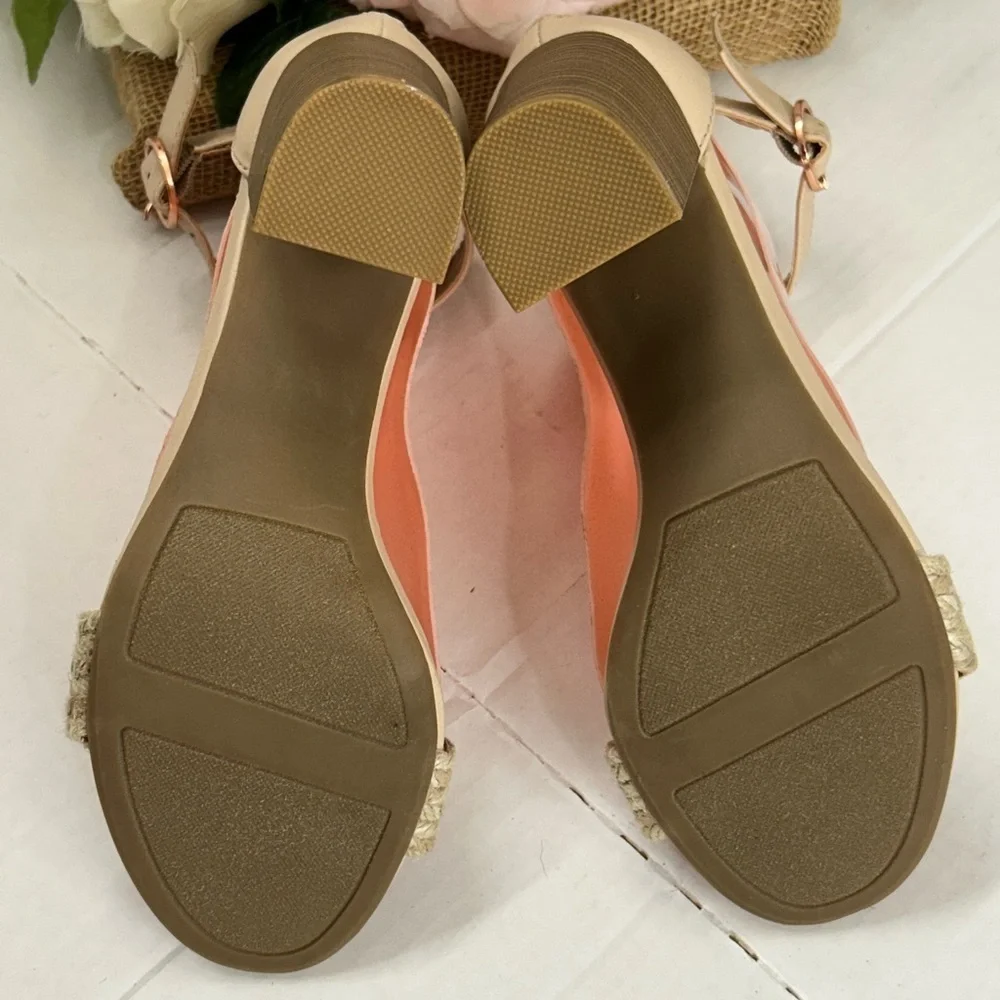LC Lauren Conrad Tan Block Heel Sandals